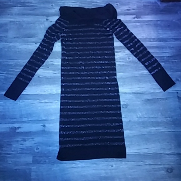 Dress - Picture 2 of 4